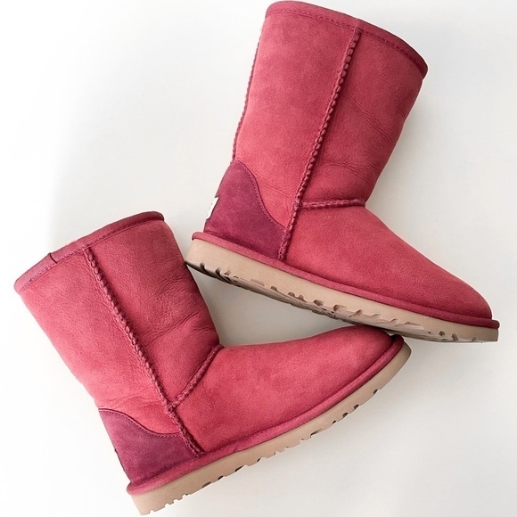Ugg Australia Classic Short Boots - Picture 13 of 13